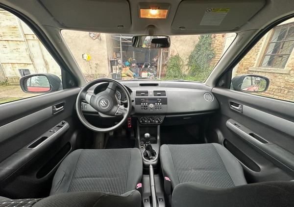 Suzuki Swift cena 14800 przebieg: 131000, rok produkcji 2007 z Jędrzejów małe 172